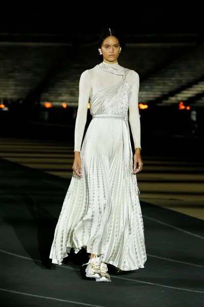 Look 80